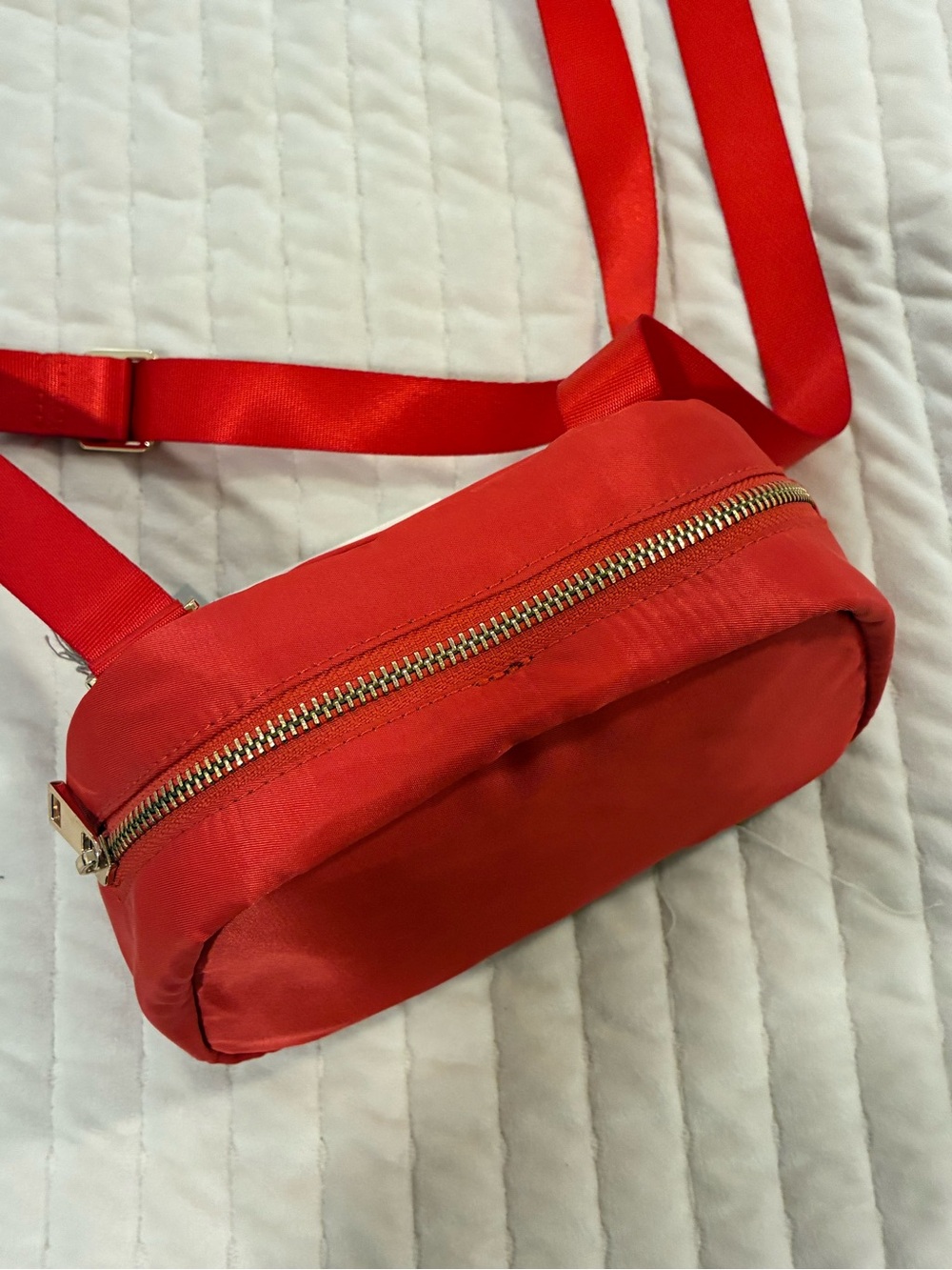 a new day Bright Red Crossbody Bag with Adjustable Strap New with tags - Picture 5 of 5
